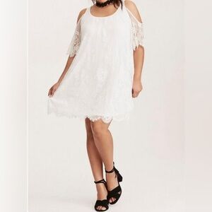 lace cold shoulder trapeze dress. 🤍
